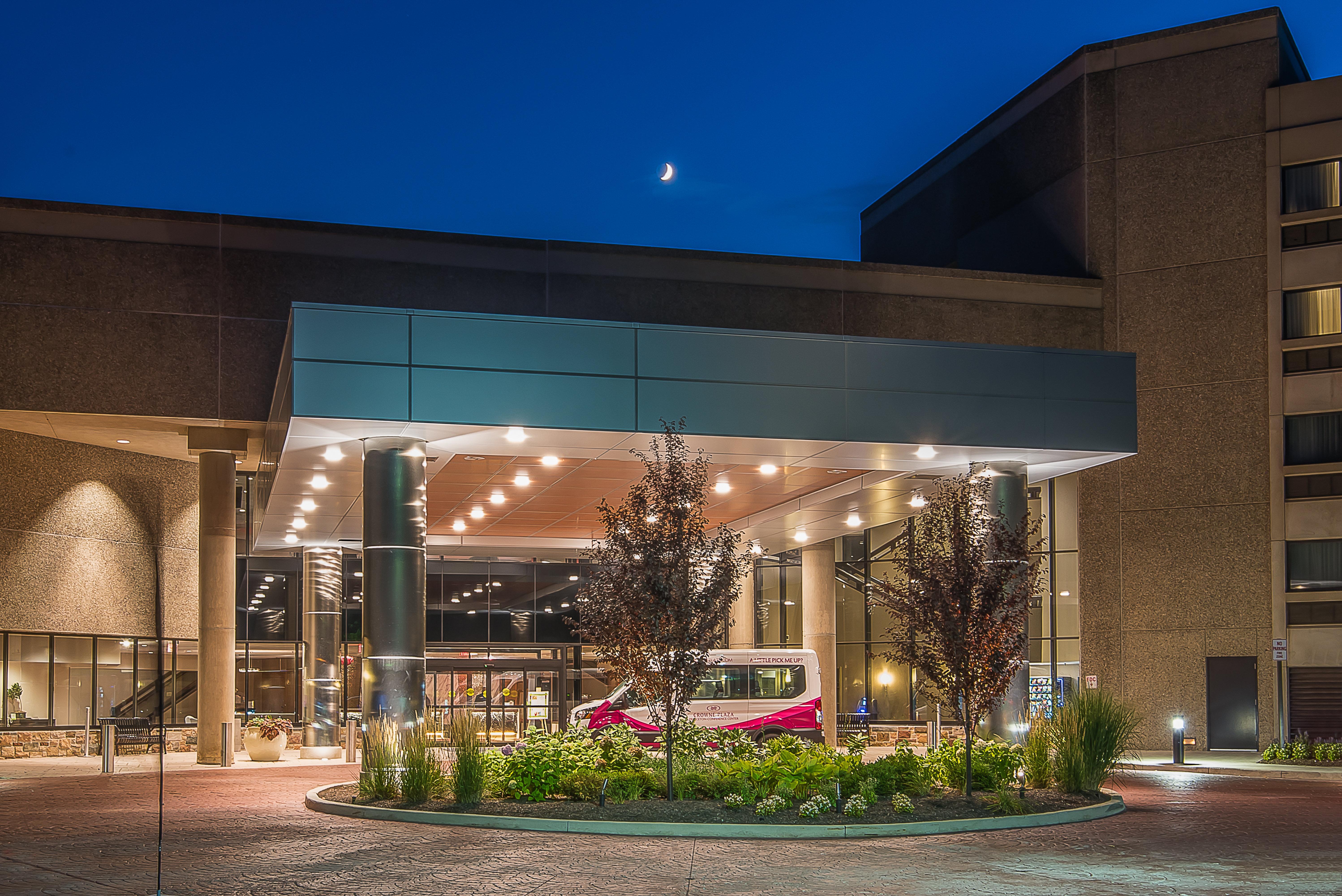 Crowne Plaza Princeton - Conference Center By Ihg Exterior photo