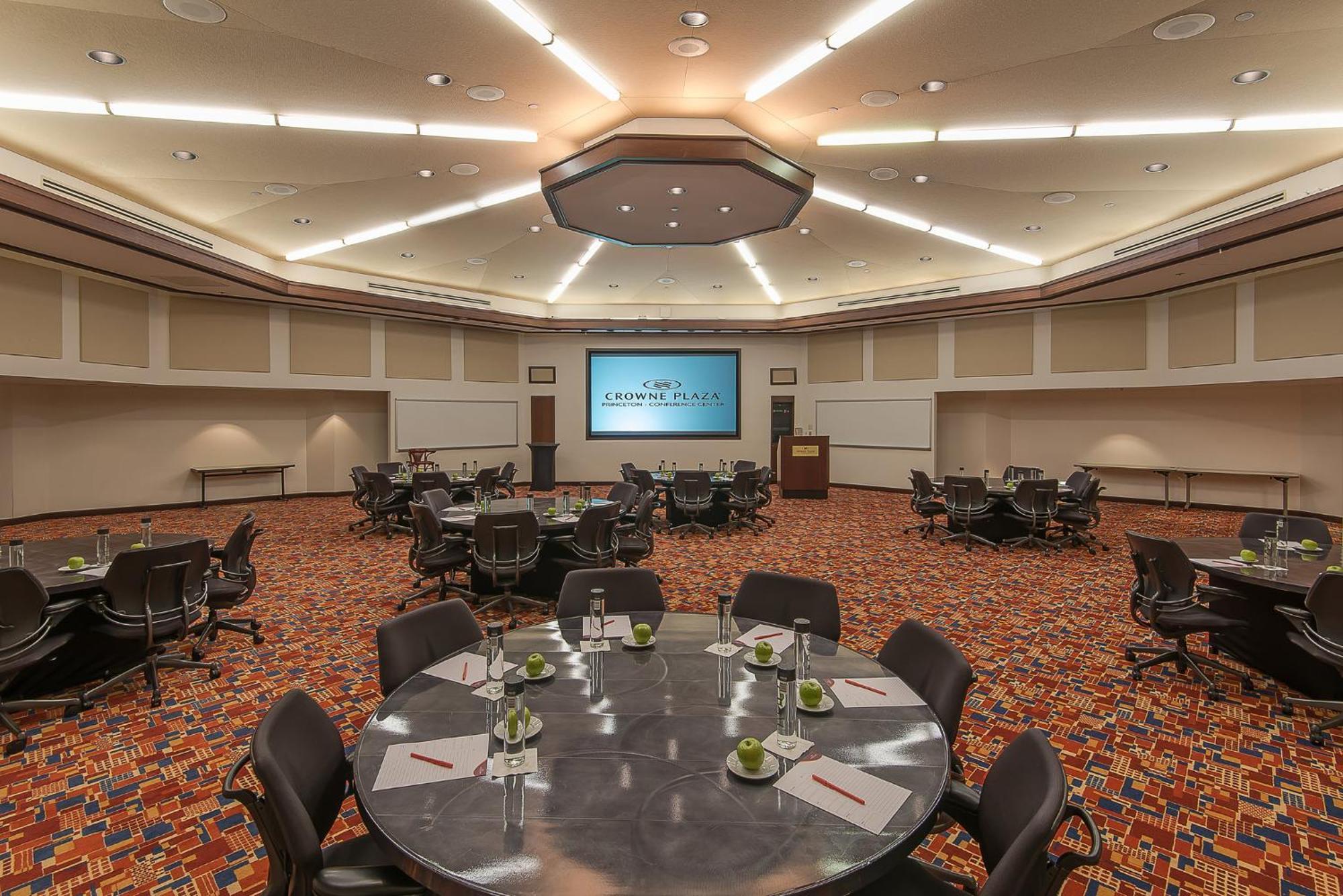 Crowne Plaza Princeton - Conference Center By Ihg Exterior photo
