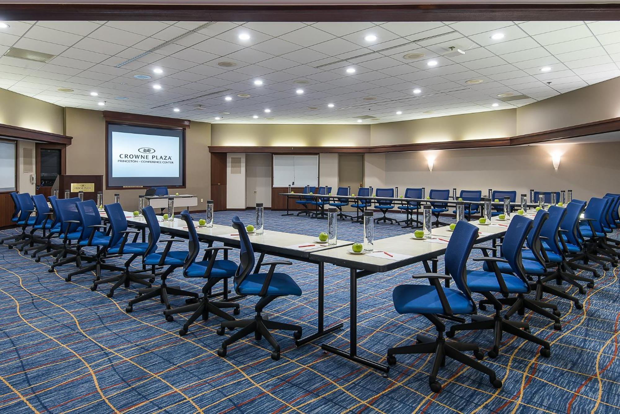 Crowne Plaza Princeton - Conference Center By Ihg Exterior photo