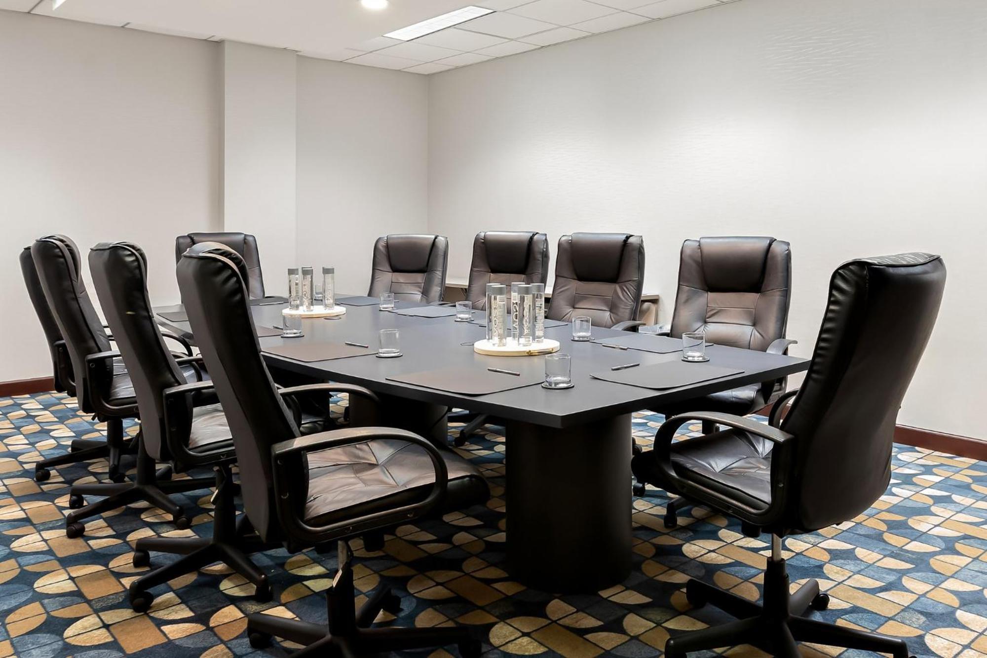 Crowne Plaza Princeton - Conference Center By Ihg Exterior photo
