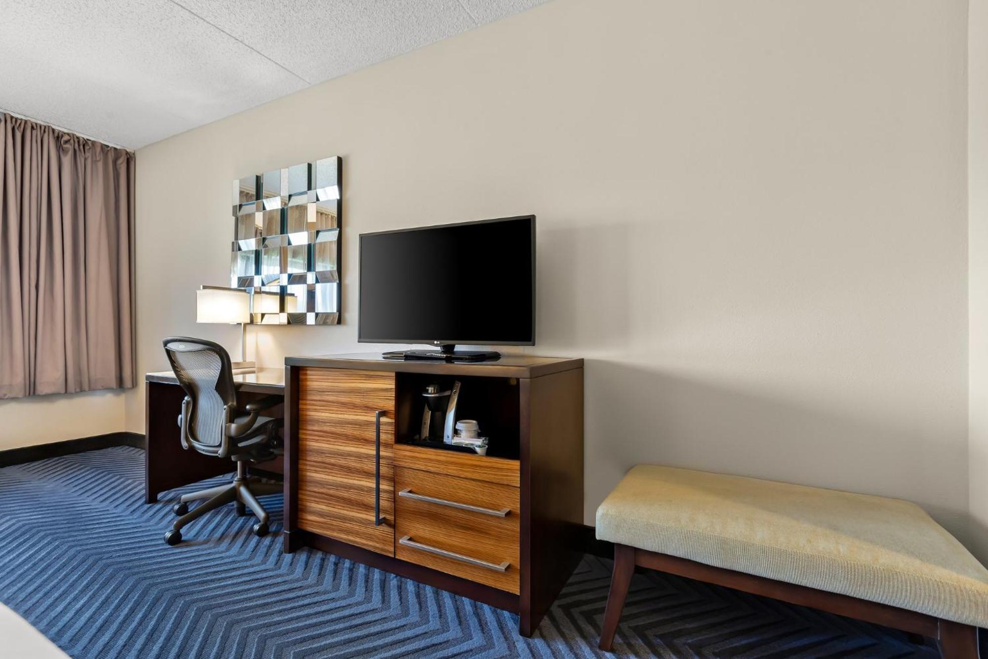 Crowne Plaza Princeton - Conference Center By Ihg Exterior photo